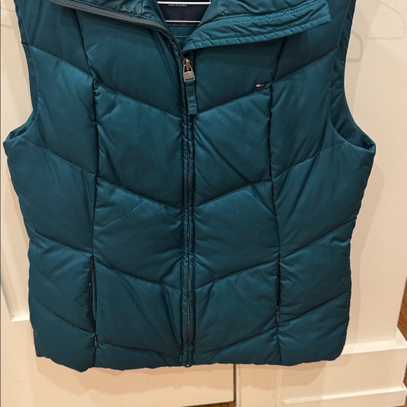 Stunning Tommy Hilfiger teal color size Small puffer vest - Picture 3 of 12